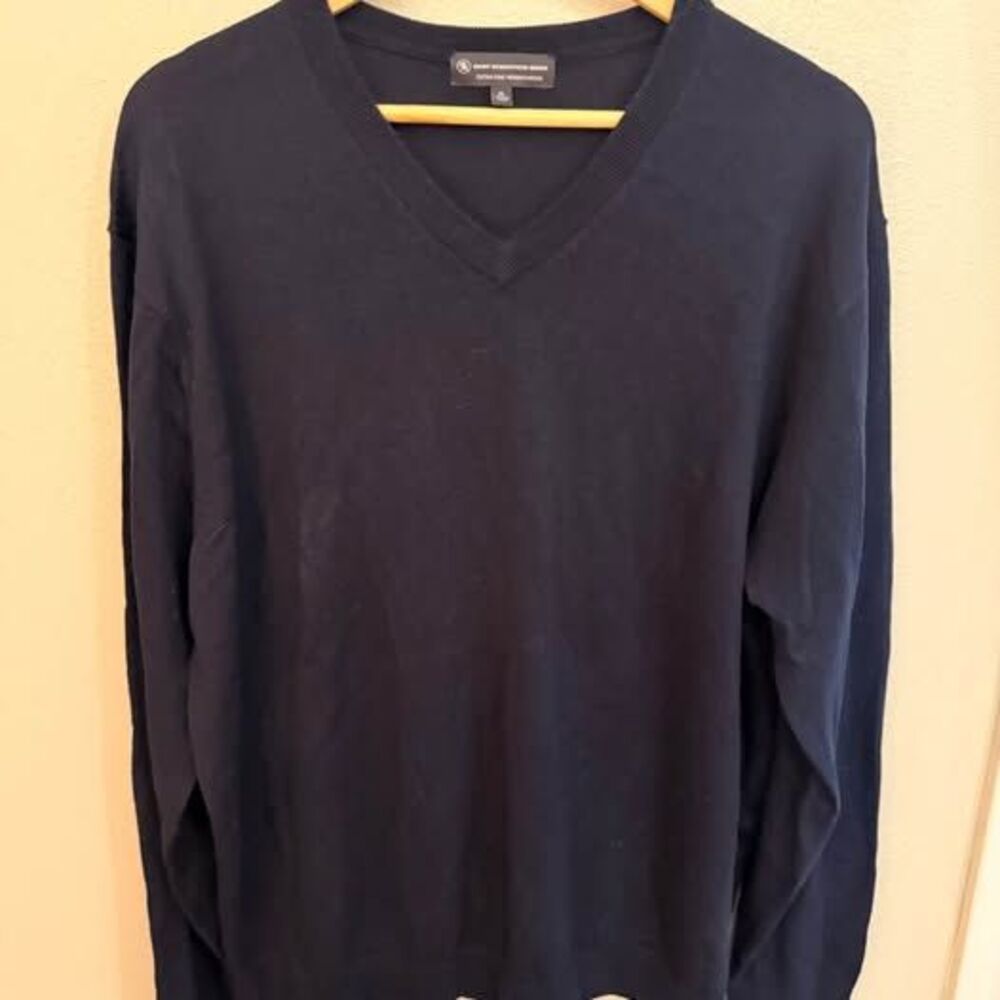 Extra fine Merino Wool navy blue v neck pullover Hart Schaffner Marx